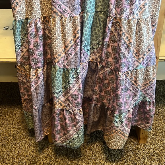 Patchwork V-Neck Midi Dress - Picture 4 of 10